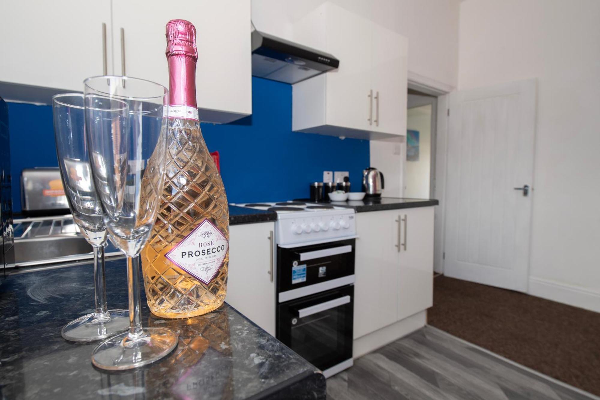Versatile Cozy & Spacious Comfort Hull Apartments Kingston upon Hull Exterior foto